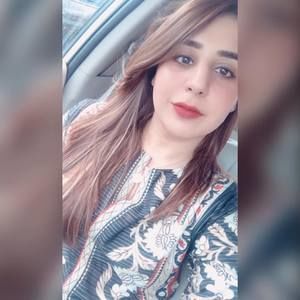 Meet your Posher, Hania